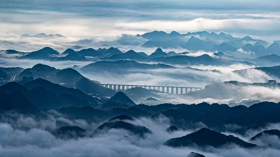 贵州六盘水：美丽山水赋能避暑季