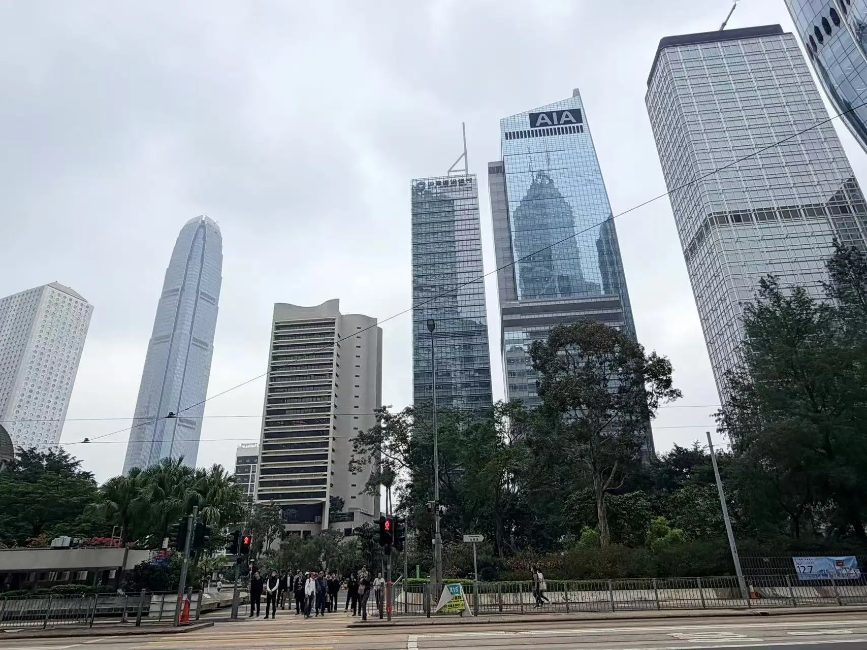 科技巨头扎堆买楼，香港写字楼抄底时机来了